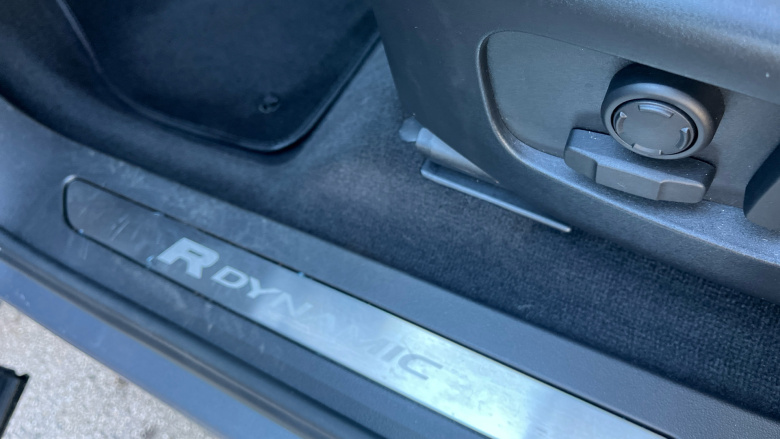 Land Rover Range Rover Evoque 1.5 P300e R-Dynamic SE 5dr Auto Hatchback